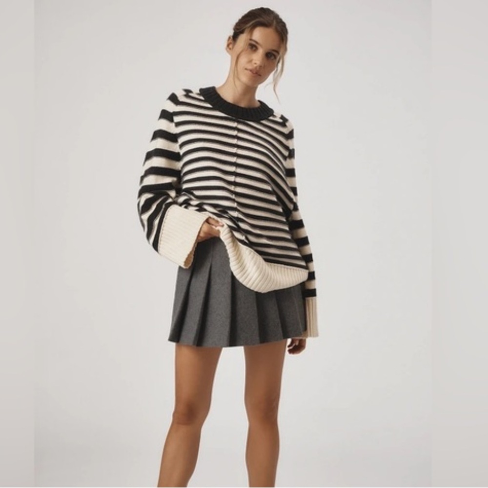Anthropologie Maeve The Chandler Crew-Neck Relaxed Pullover Sweater. EUC. Size M